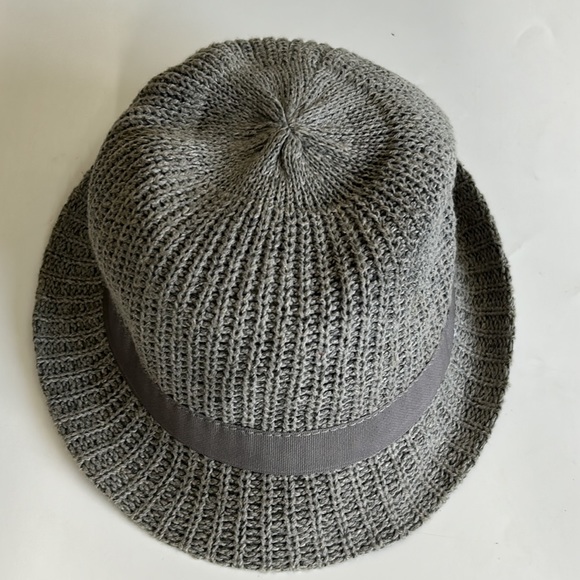PLACE Gray Knitted Fedora Hat - Picture 7 of 11